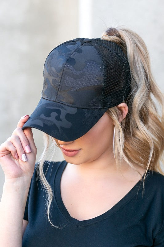 CAMO MESSY BUN/HIGH PONY HAT
