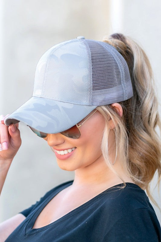 CAMO MESSY BUN/HIGH PONY HAT