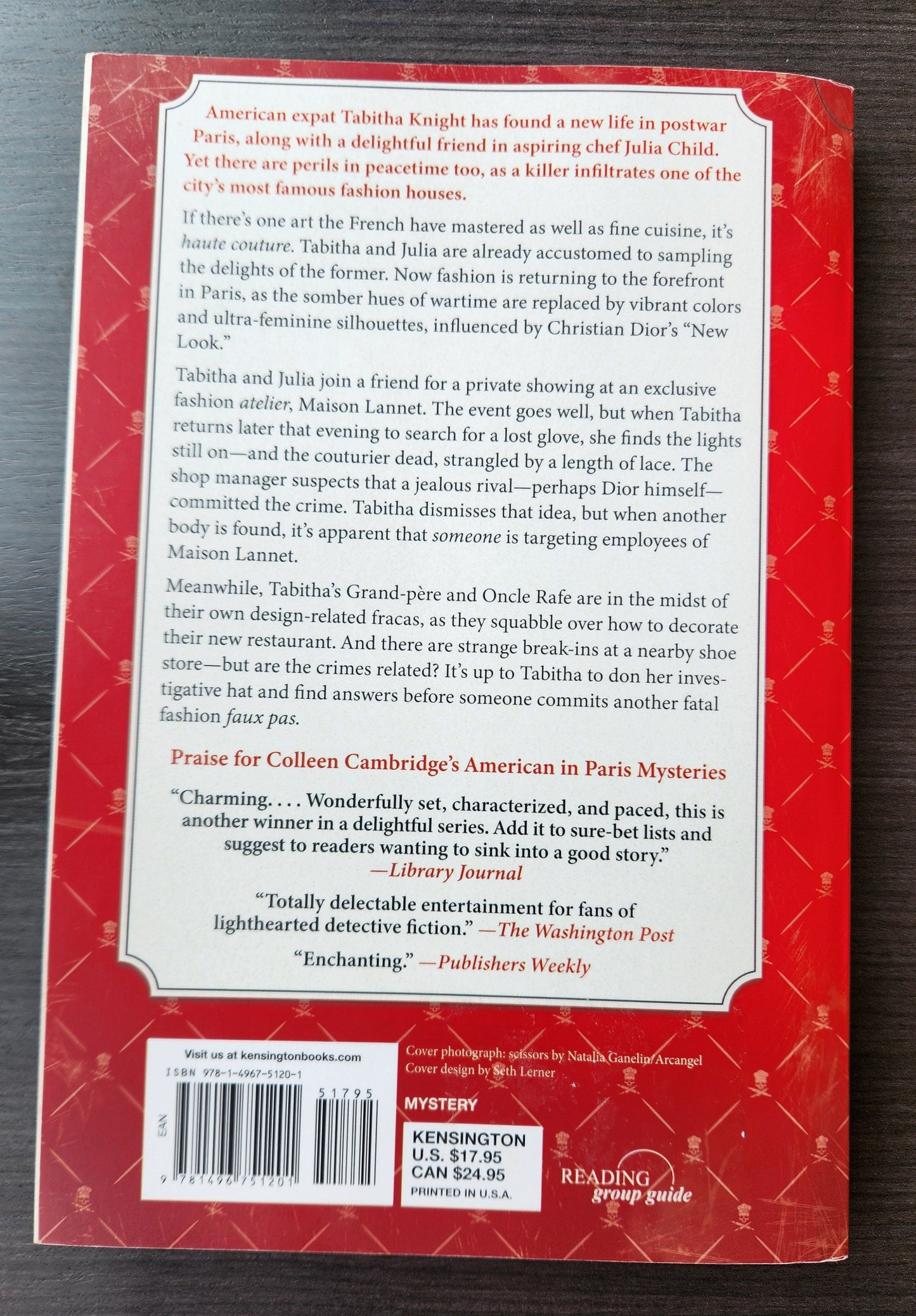 *Pre-loved* A Fashionably French Murder by Colleen Cambridge
