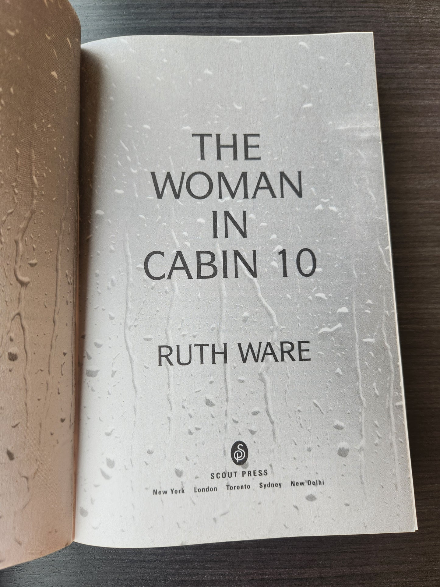 *Pre-loved* The Woman in Cabin 10 by Ruth Ware